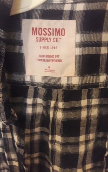 3 flannels. - Picture 2 of 4